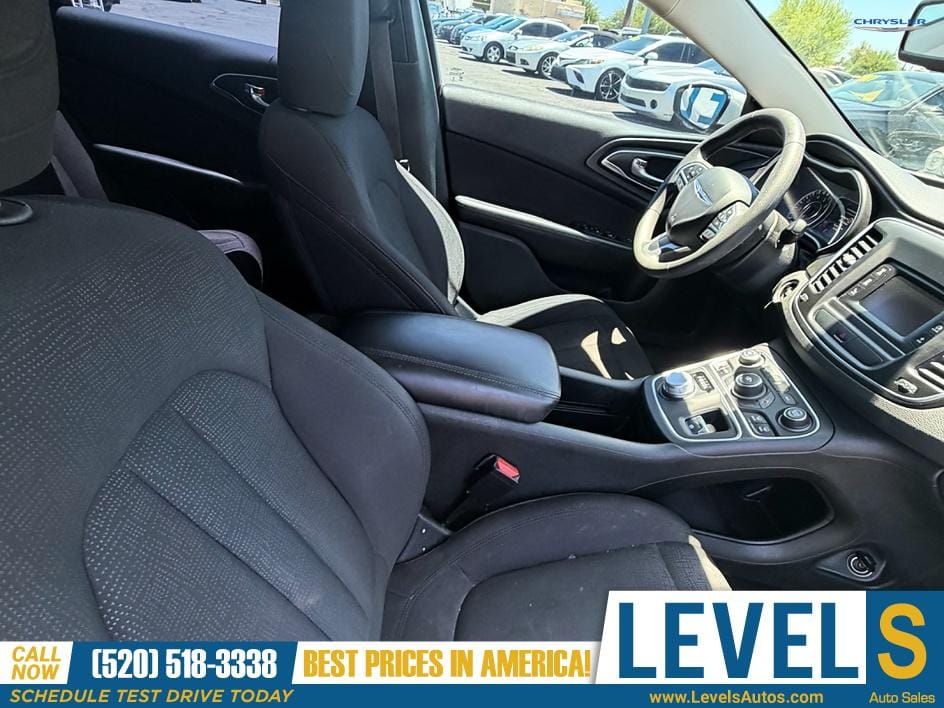2015 Chrysler 200 Limited in Tucson, AZ — photo 10