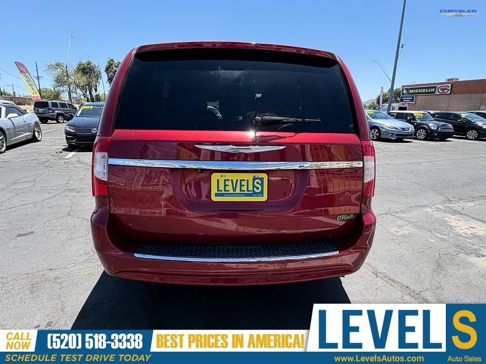2013 Chrysler Town & Country Touring in Tucson, AZ — photo 3