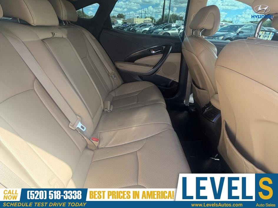 2012 Hyundai Azera in Tucson, AZ — photo 12