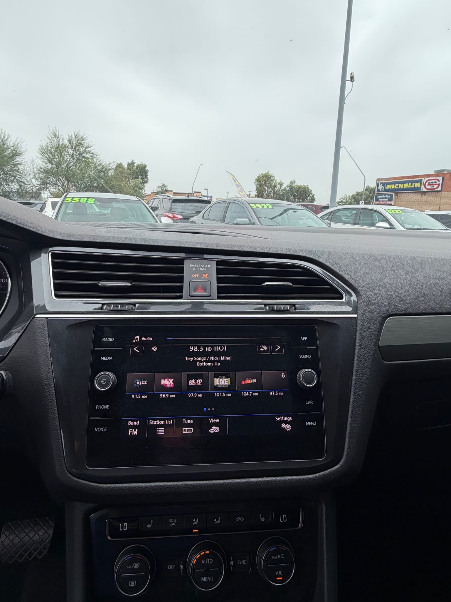 2018 Volkswagen Tiguan SE, SEL in Tucson, AZ — photo 11