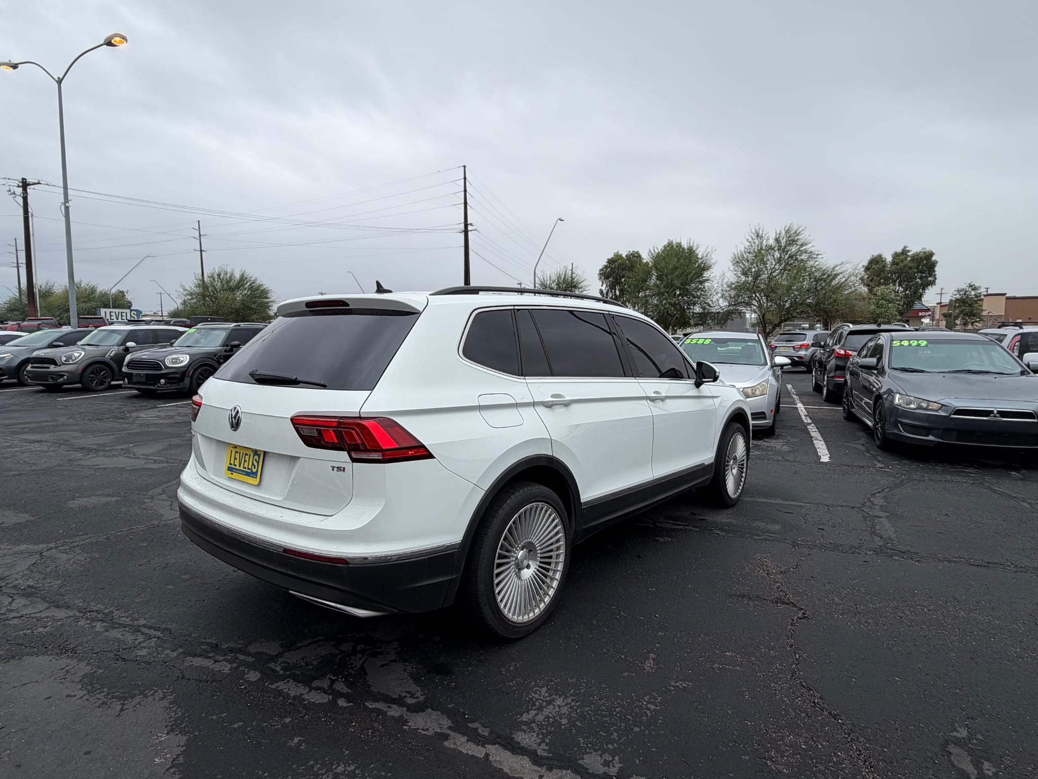 2018 Volkswagen Tiguan SE, SEL in Tucson, AZ — photo 2