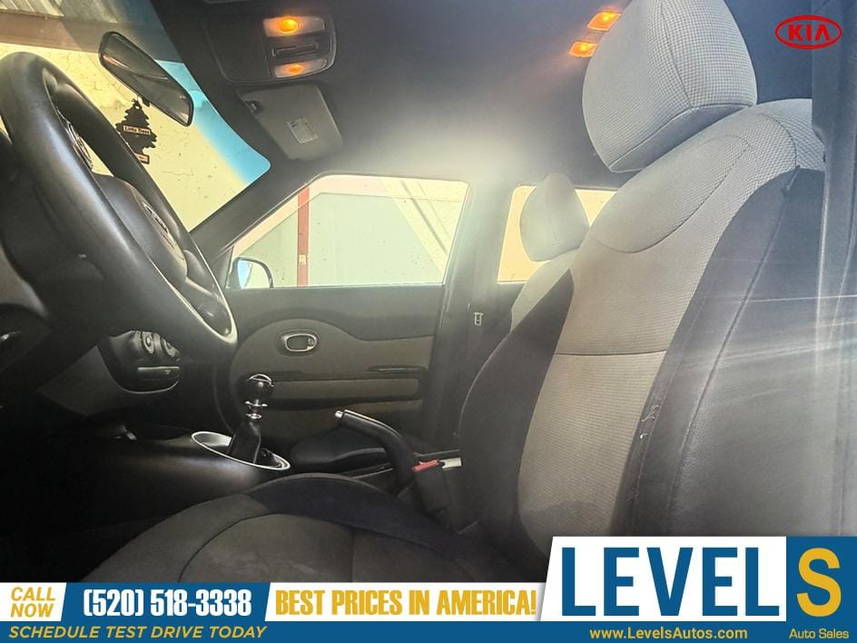 2015 KIA Soul Base in Tucson, AZ — photo 10