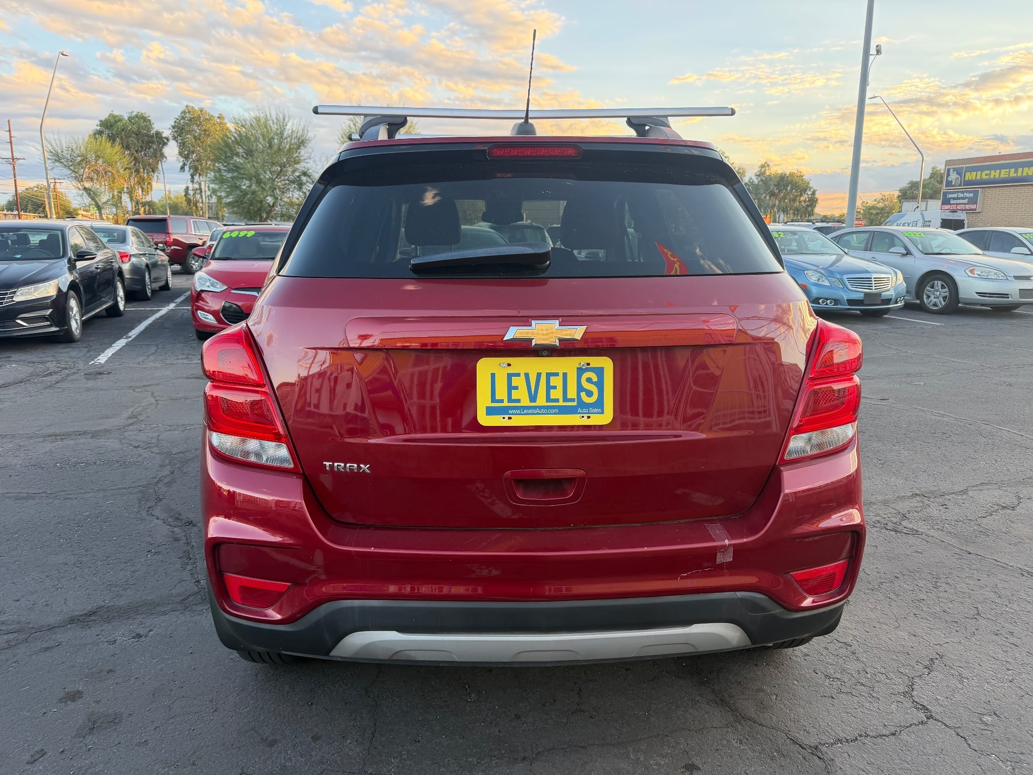 2019 Chevrolet Trax 1LT in Tucson, AZ — photo 2