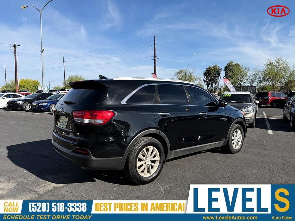 2018 KIA Sorento LX in Tucson, AZ — photo 3