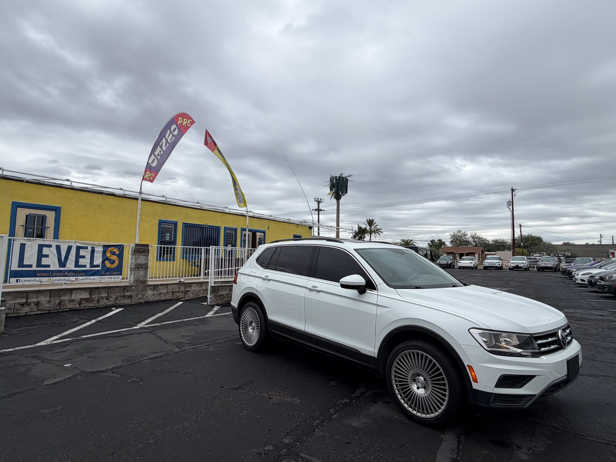 2018 Volkswagen Tiguan SE, SEL in Tucson, AZ — photo 1