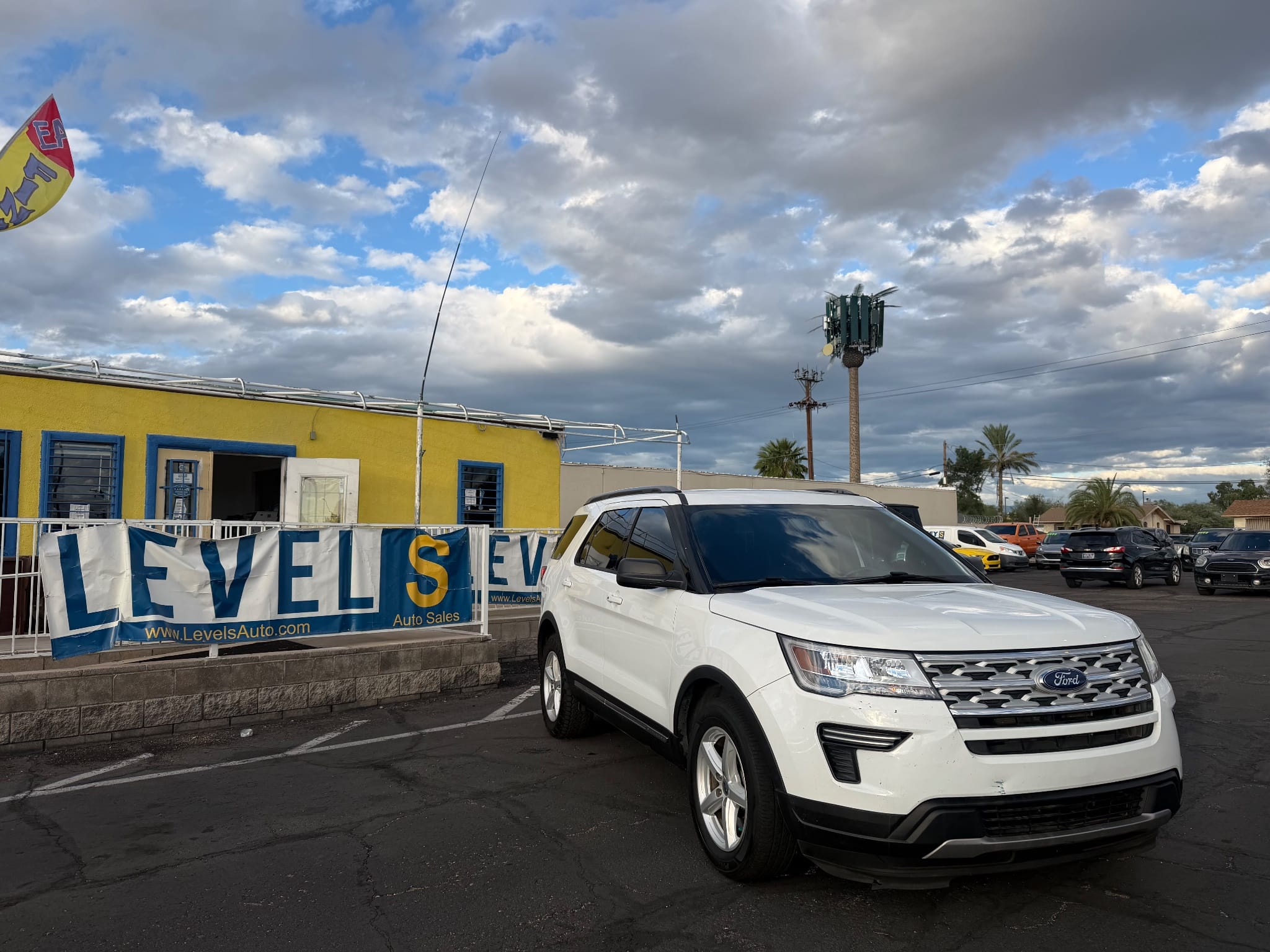 2019 Ford Explorer XLT in Tucson, AZ — photo 9