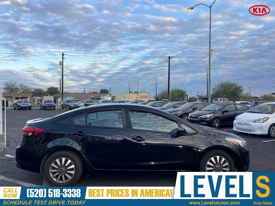 2017 KIA Forte LX in Tucson, AZ — photo 5