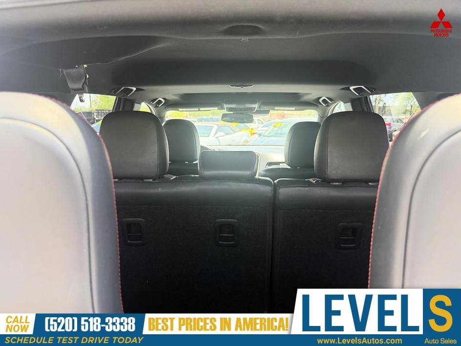2020 Mitsubishi Outlander SEL in Tucson, AZ — photo 12