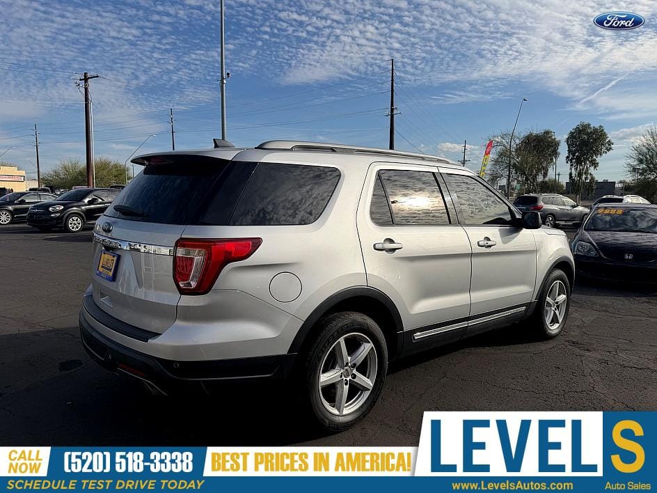 2018 Ford Explorer XLT in Tucson, AZ — photo 4
