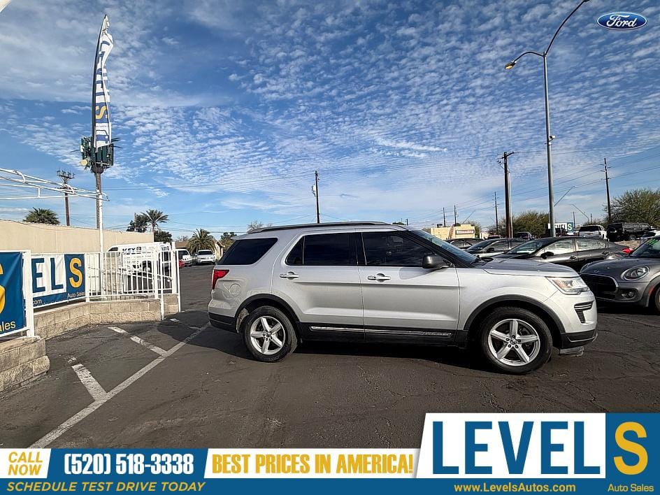 2018 Ford Explorer XLT in Tucson, AZ — photo 3