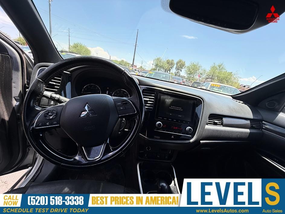 2020 Mitsubishi Outlander SEL in Tucson, AZ — photo 10