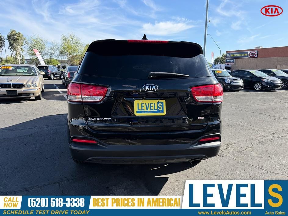 2018 KIA Sorento LX in Tucson, AZ — photo 4