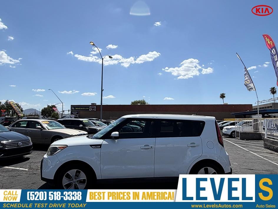 2015 KIA Soul Base in Tucson, AZ — photo 6