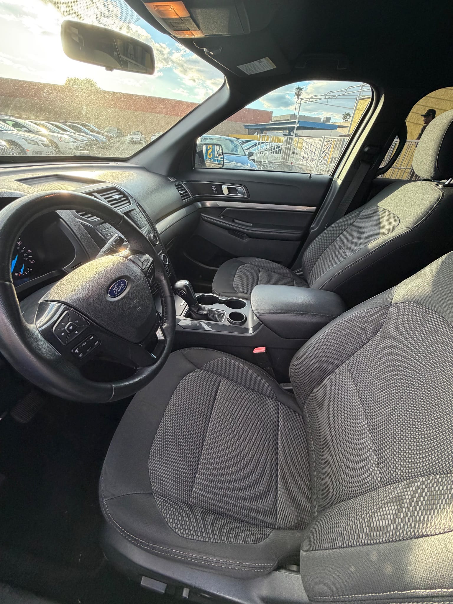 2019 Ford Explorer XLT in Tucson, AZ — photo 11