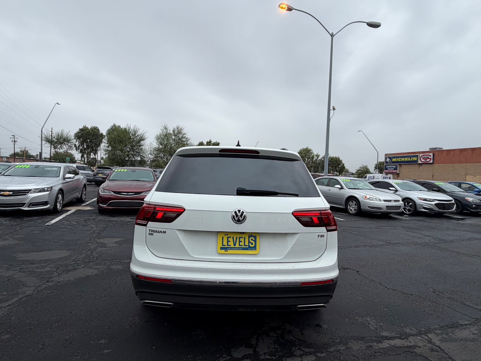 2018 Volkswagen Tiguan SE, SEL in Tucson, AZ — photo 3