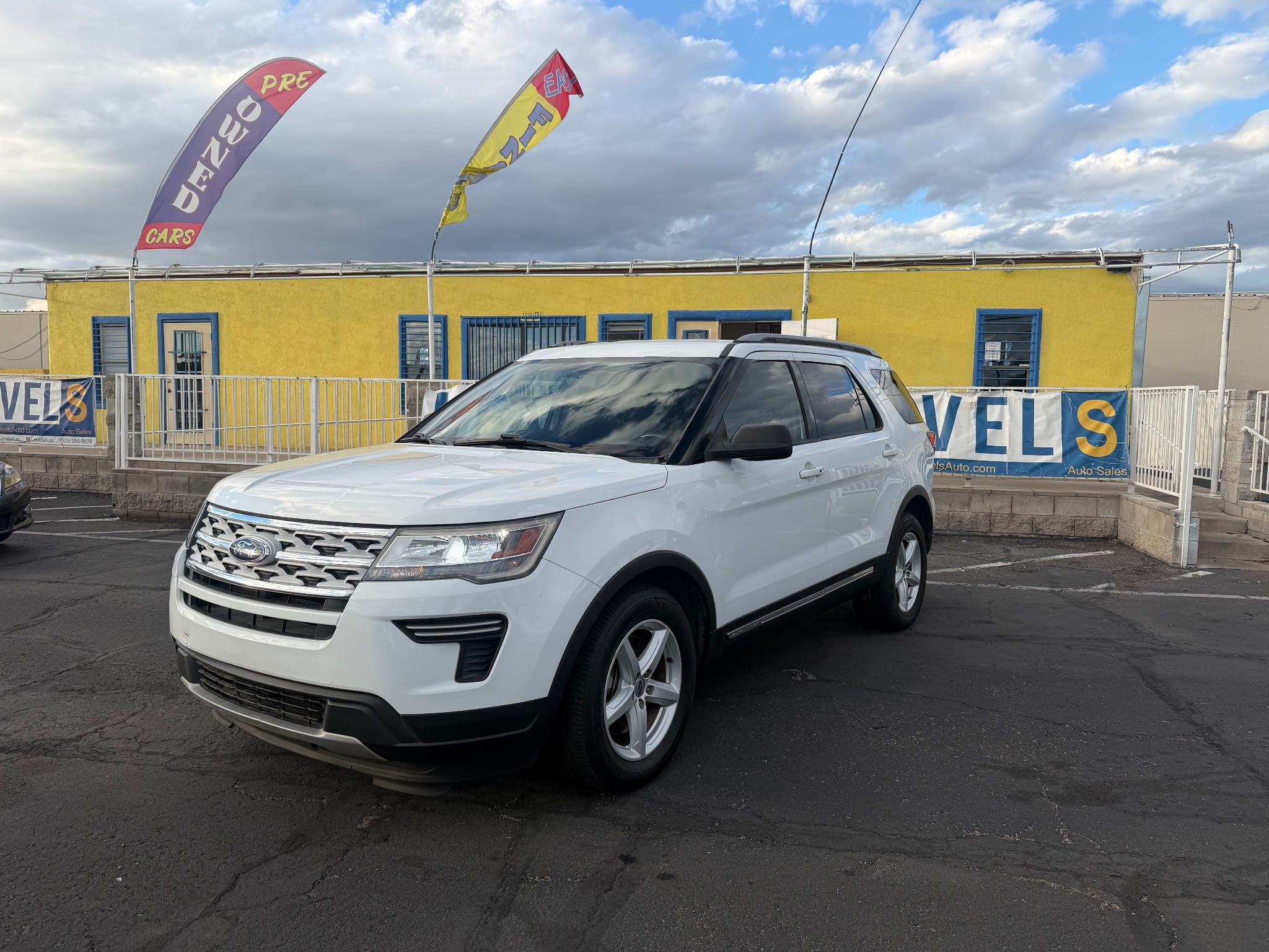 2019 Ford Explorer XLT in Tucson, AZ — photo 7
