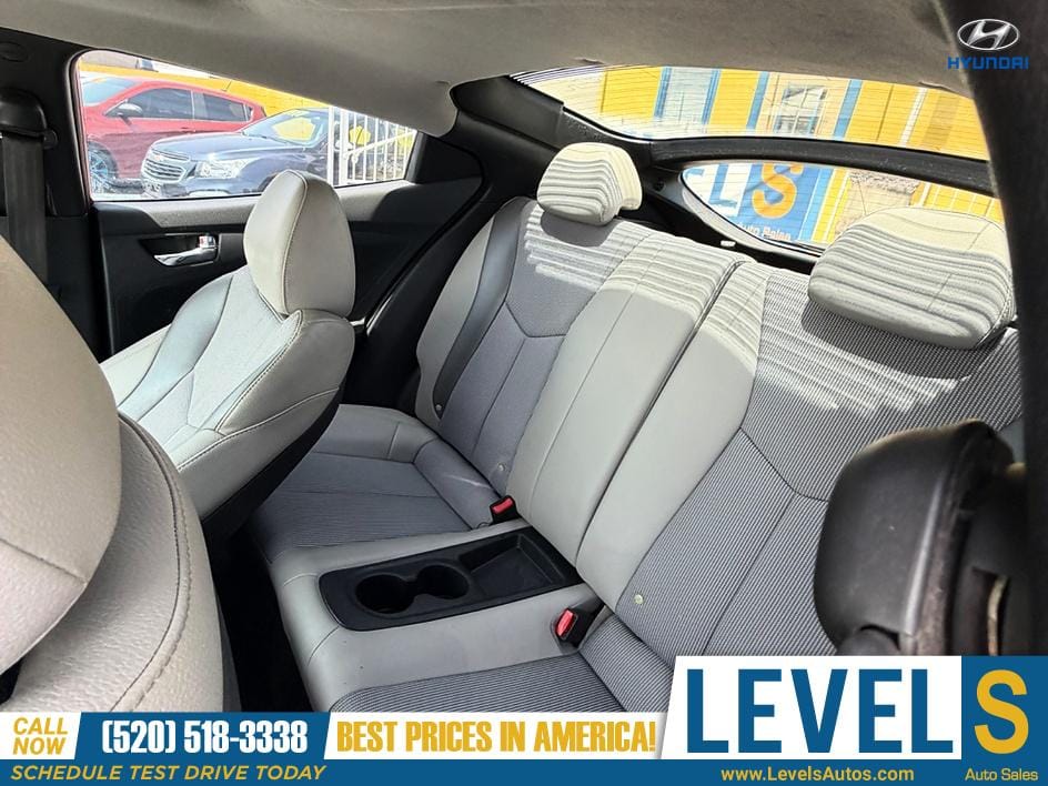 2012 Hyundai Veloster w/Gray Int in Tucson, AZ — photo 12